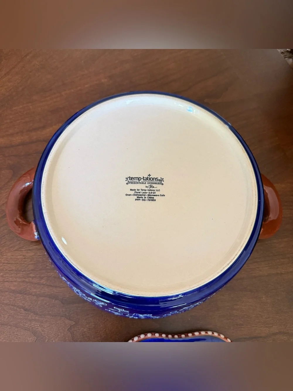 Temp-tations by Tara Floral Lace Blue 2 Quart Round Baking Dish with Lid & Rack